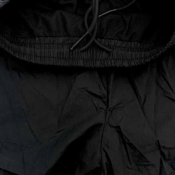 Black Lightweight Athletic Shorts w Elastic Drawstring Waistband and Zip Pockets - Picture 6 of 9